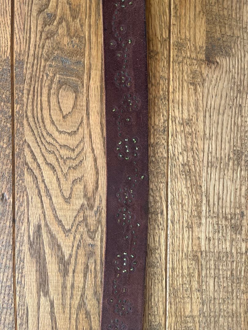 専用です　HTC フラワー スタッズベルト ブラック　32inch 数回使用のみ