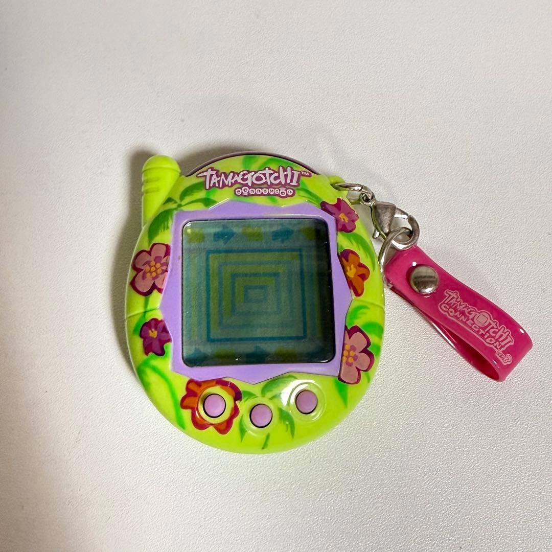 バンダイ　たまごっちコネクションバージョン3 海外版　グリーン