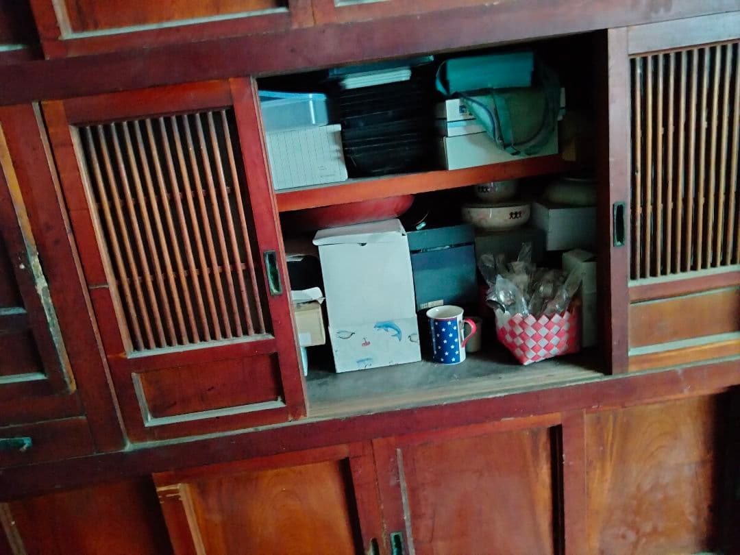 昭和初期の食器棚