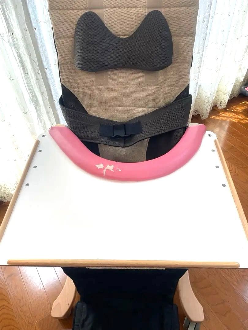 座位保持椅子　茶色xベージュ