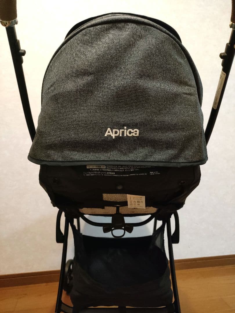 タイヤ新品交換済　Aprica　ラクーナクッションフリー　ネイビーA型ベビーカー