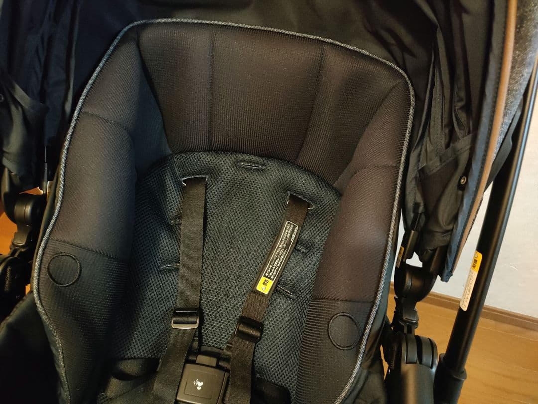 タイヤ新品交換済　Aprica　ラクーナクッションフリー　ネイビーA型ベビーカー