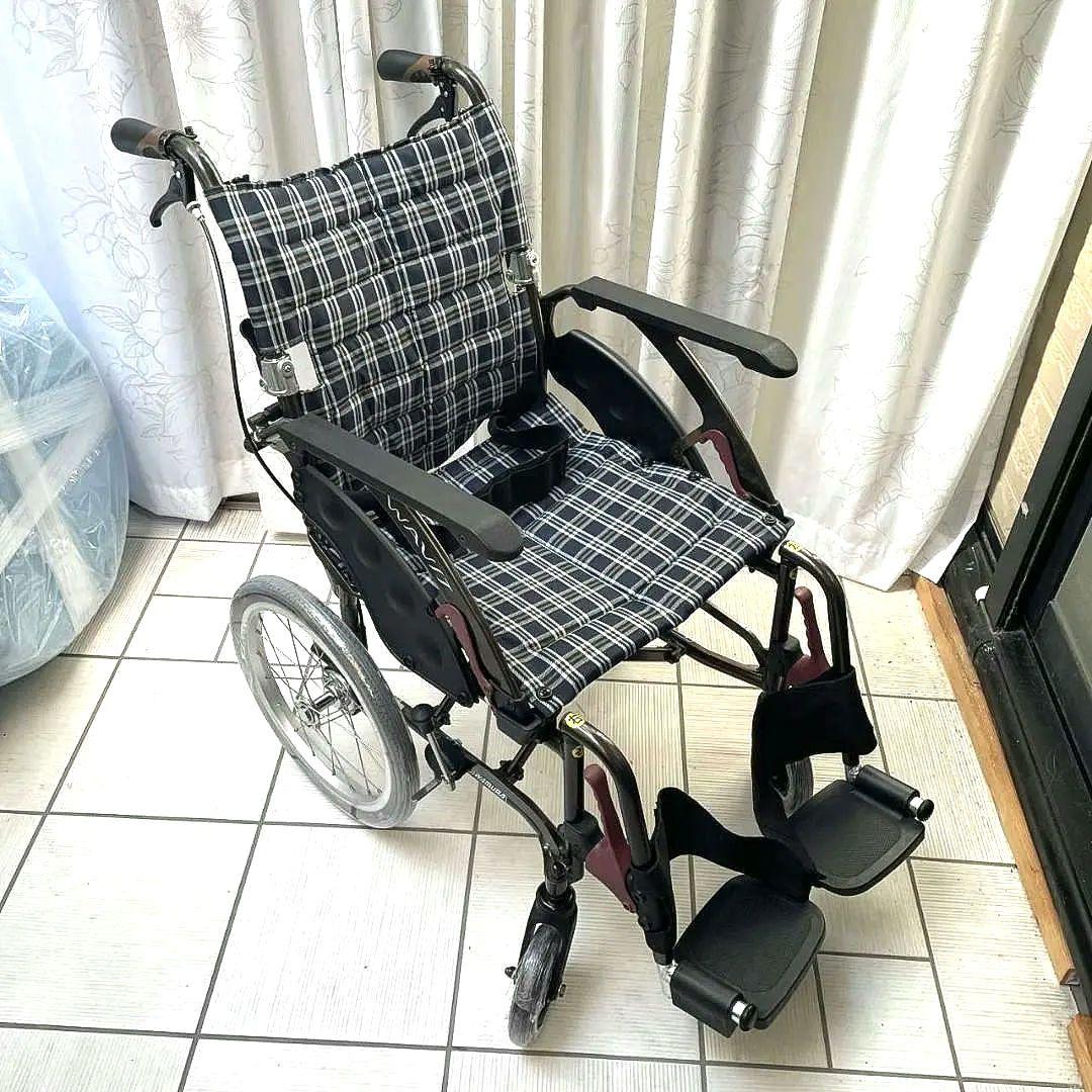 ♿️大きめシート 介助式 車椅子 便利な多機能 ノーパンクタイヤ 安心ベルト