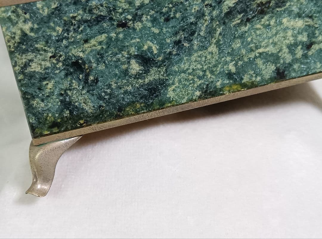 天然石　アクセサリーケース　小物入れ　宝石箱　アクセサリーBOX　レトロ　置物