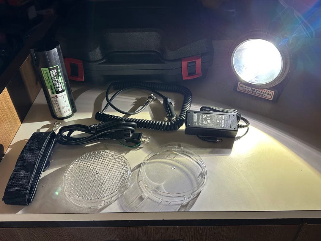 日動工業／キセノンHIDサーチライト／予備バッテリー付属　美品