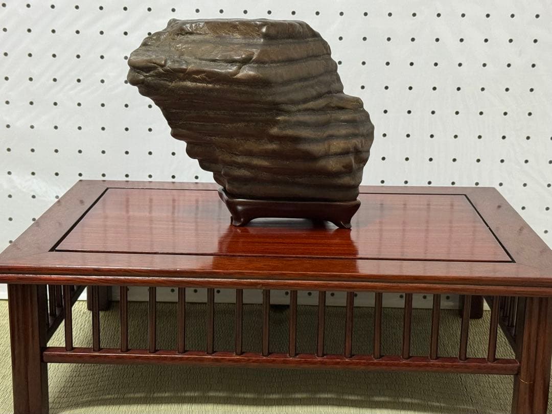 瀬田川石 三大銘石 水石 鑑賞石 天然石 虎石 黒石 滋賀県産 台座 木箱付き