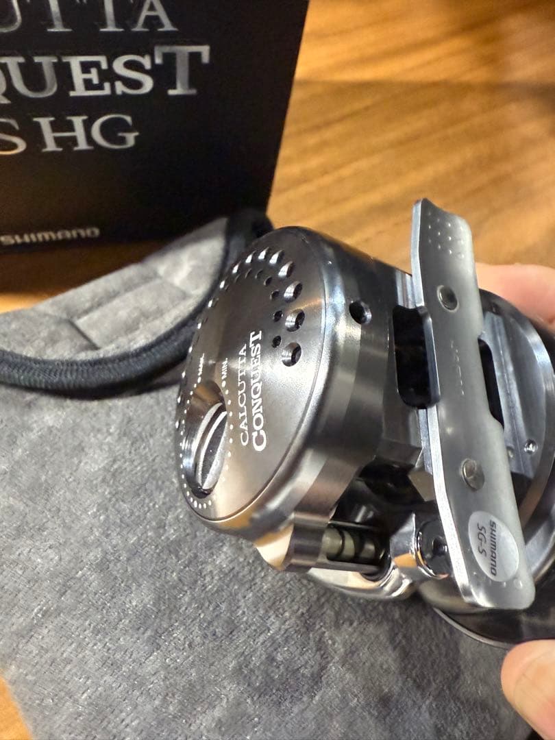 シマノカルカッタコンクエスト　17BFS HG 美品箱付き　中古