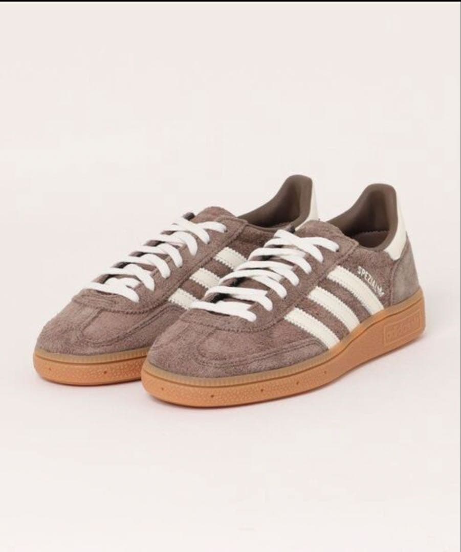 新品アディダスHANDBALL SPEZIAL OFFW/GUM2 23cm