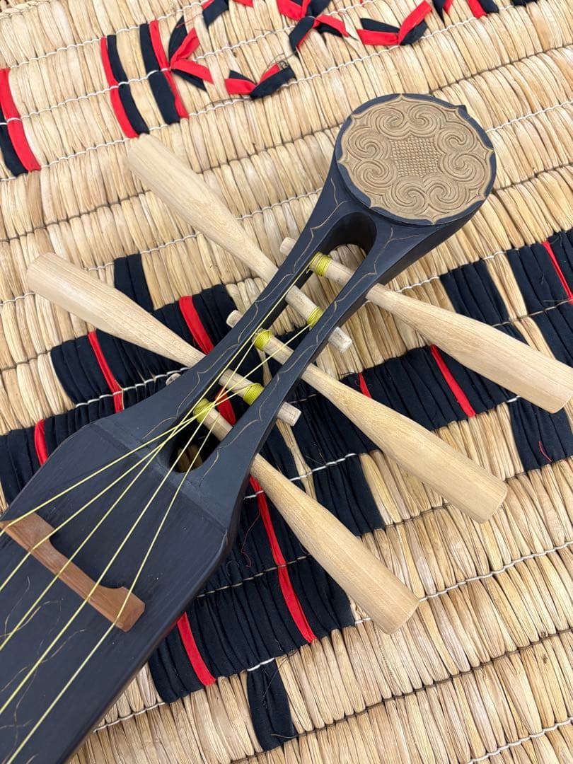 アイヌ　楽器　弦楽器　トンコリ　トンコリ工房イノンノ製　三味線弦　美品　五弦琴