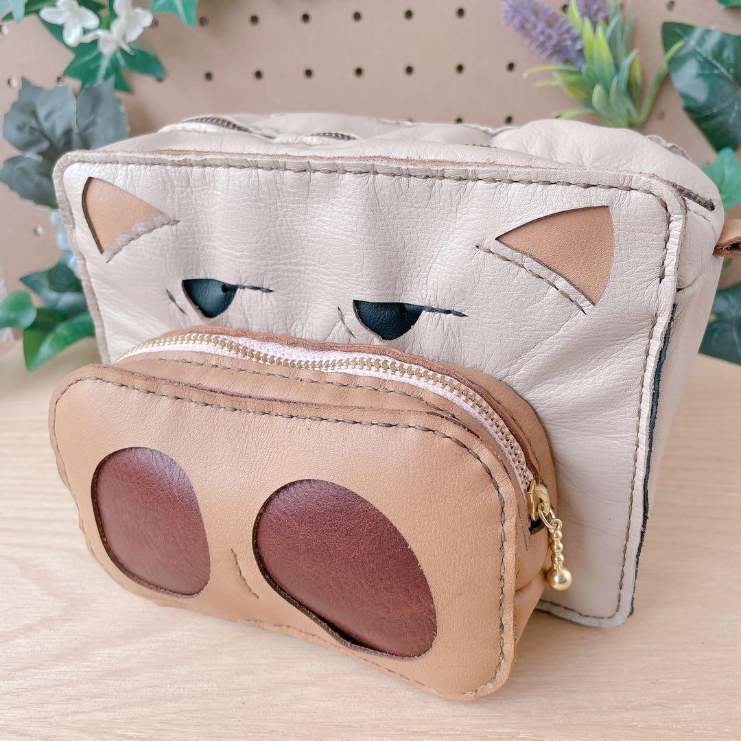 四角い豚のミニバッグ　本革　手縫い　ジト目