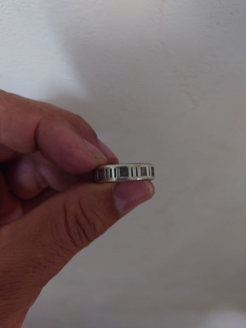 ティファニー ナロー アトラス リング 号数不明