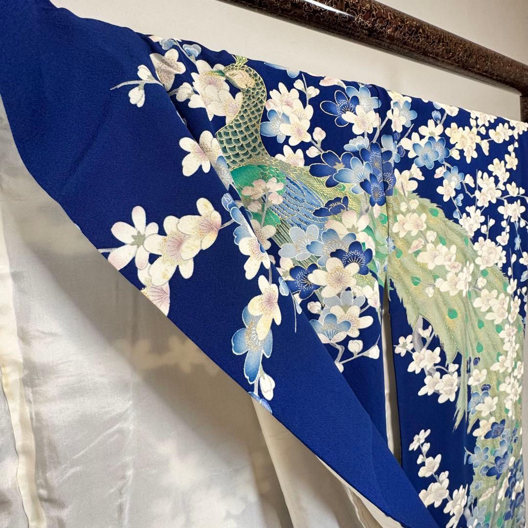 美品　振袖　現代　振袖　成人式　着物　163裄66 青　黄緑　水色　梅柄　孔雀柄