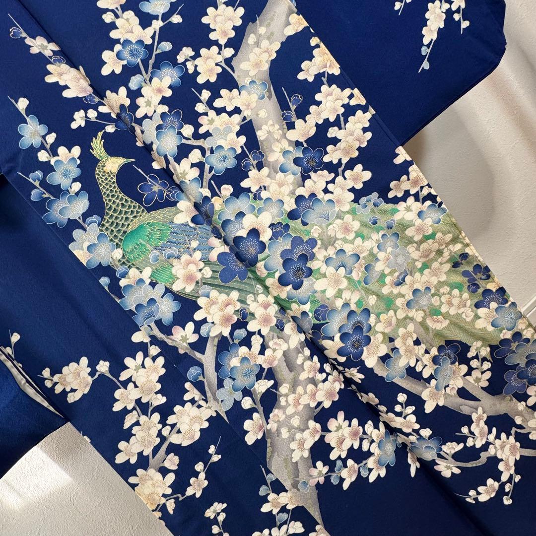 美品　振袖　現代　振袖　成人式　着物　163裄66 青　黄緑　水色　梅柄　孔雀柄