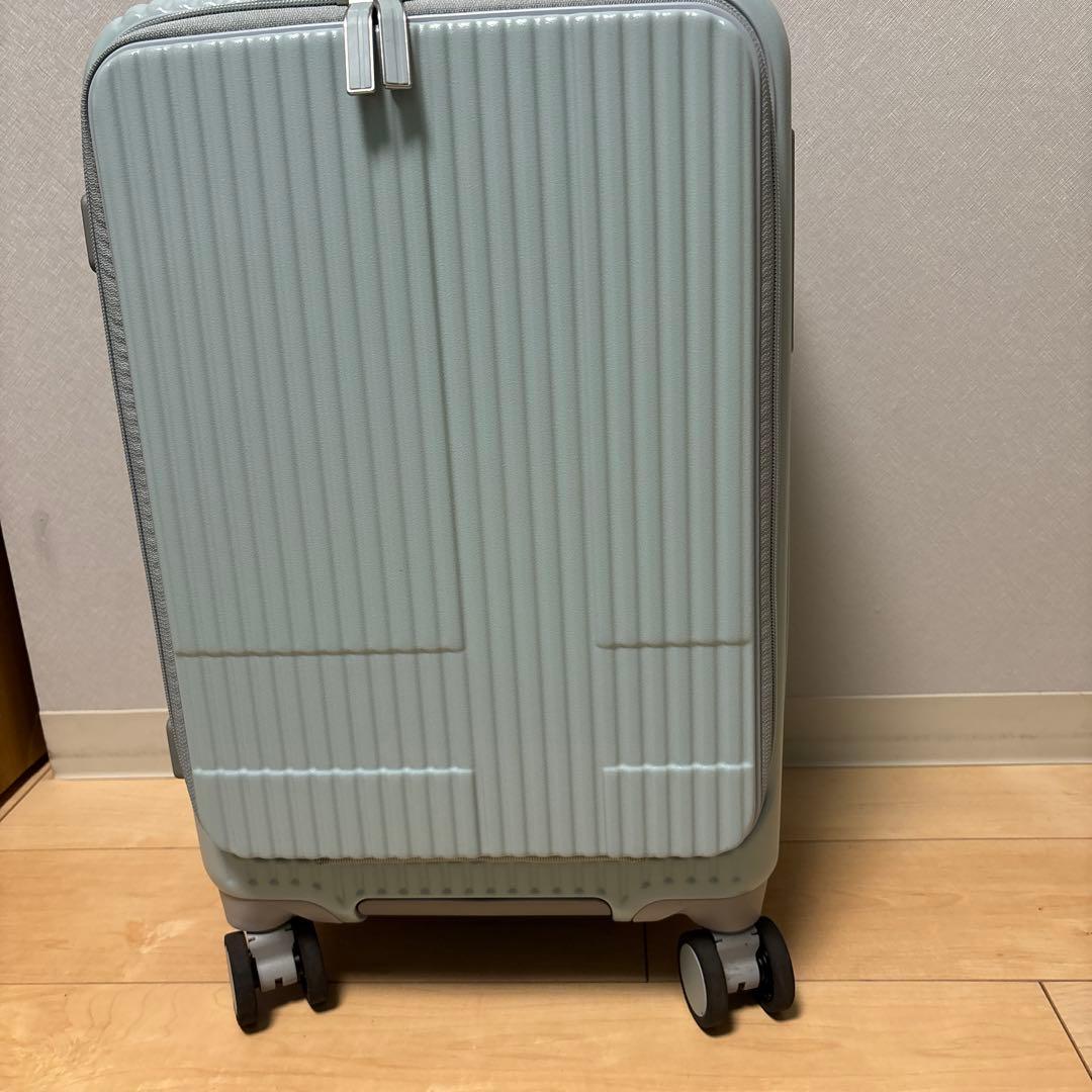 innovatorポリカーボネート製キャリーケース ライトブルー