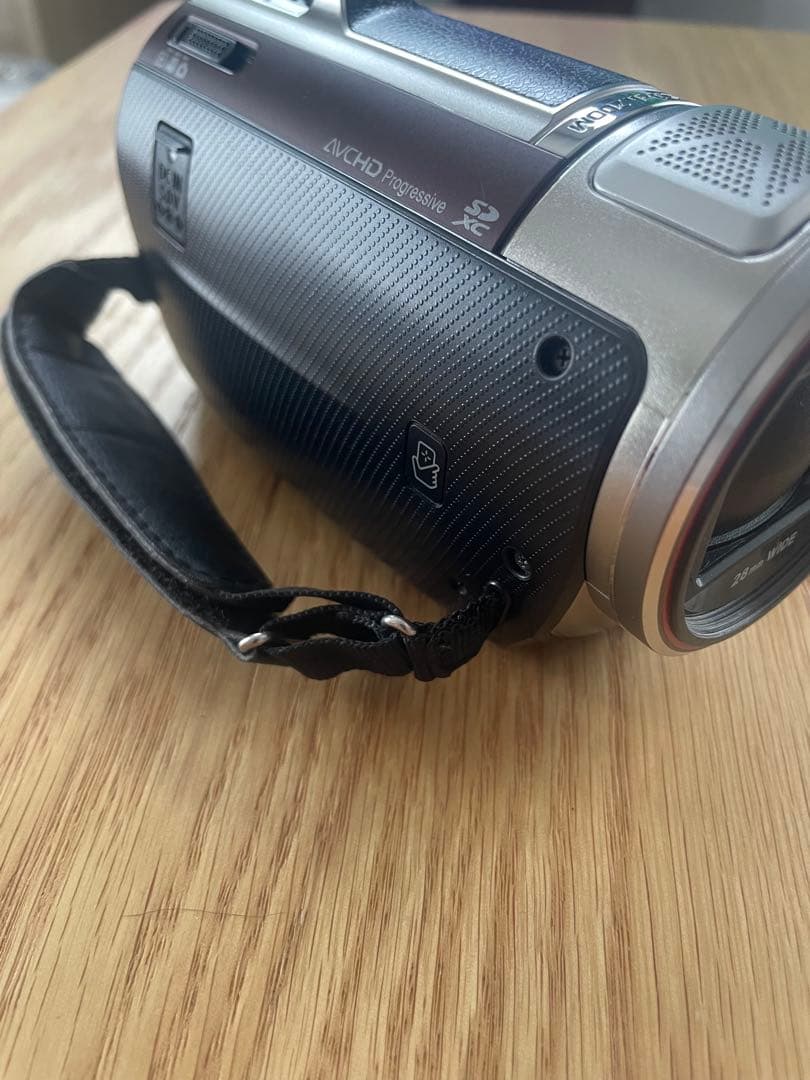 デジタルハイビジョンビデオカメラHC-620M