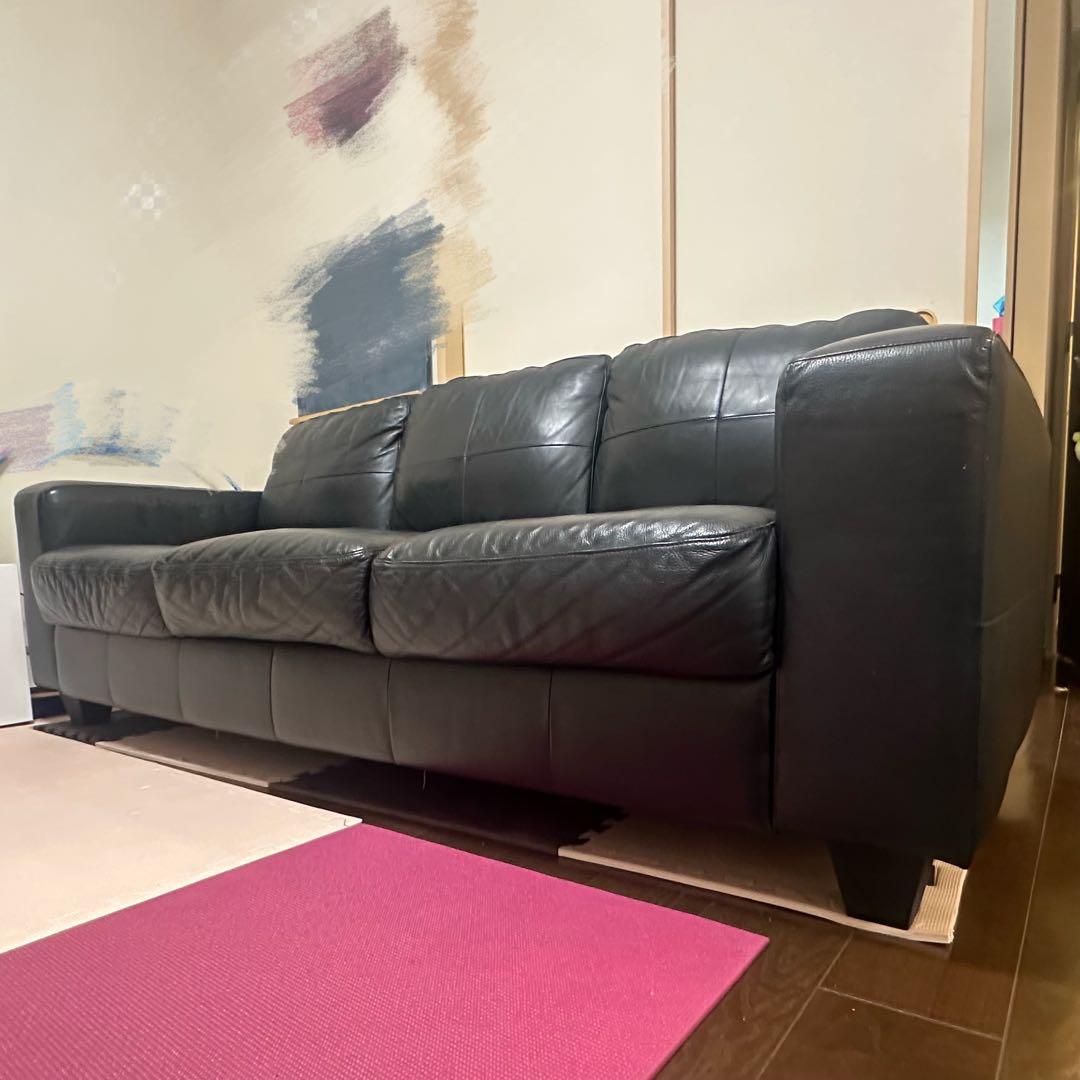 IKEA黒のレザー3人掛けソファ