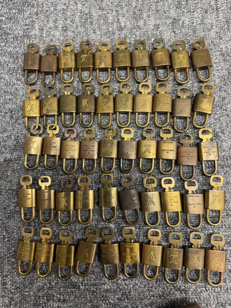 ルイヴィトン　鍵カデナ　50個セット　キーロック