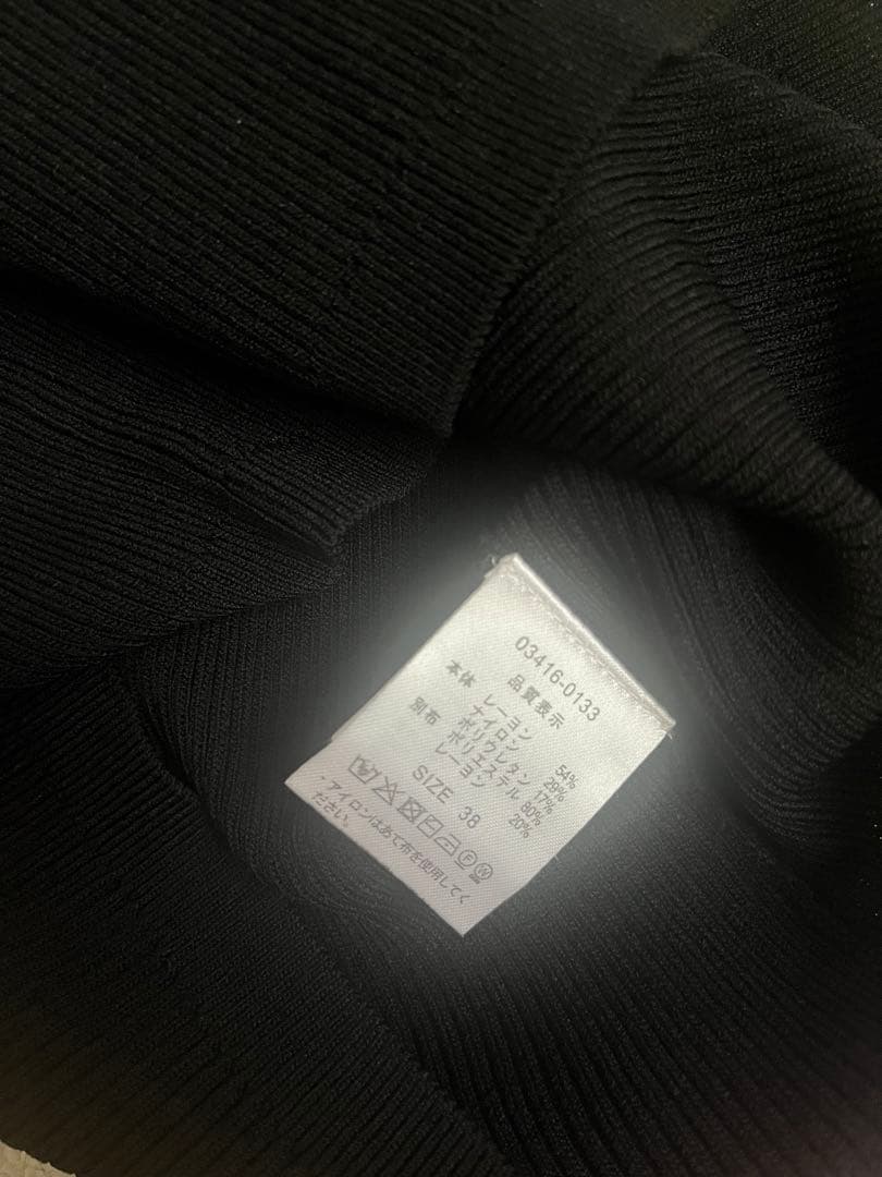 FENNELフリルデザイン ブラックトップス フリルビスチェリブニットトップス