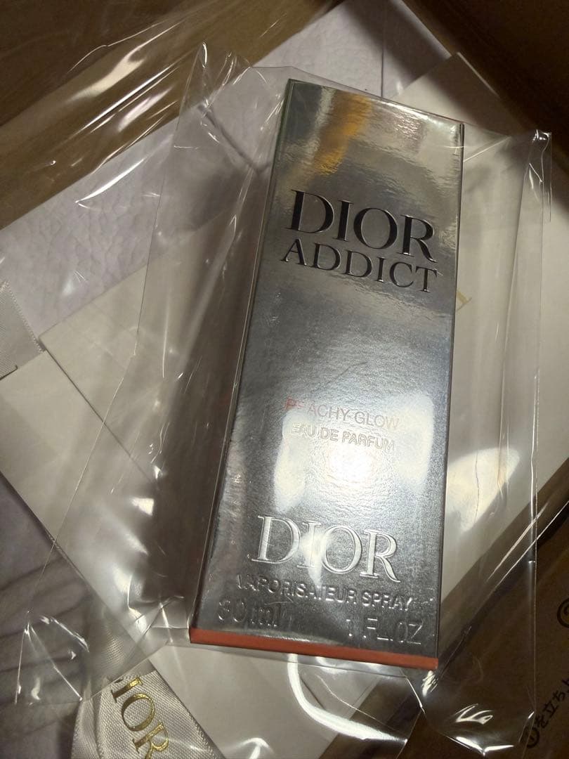 新製品　ショッパー付き　ディオール アディクト ピーチー グロウ　30ml
