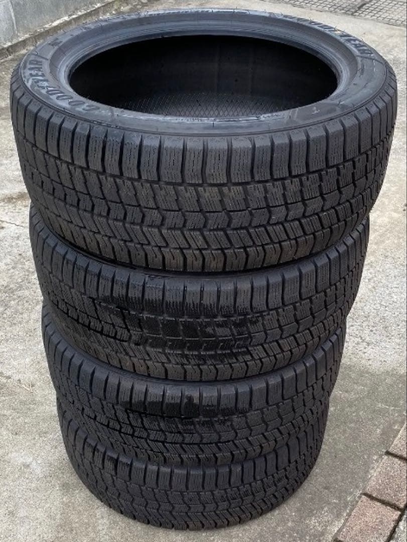 スタッドレスタイヤ 17インチ 4本セット215/45R17 NAVI8