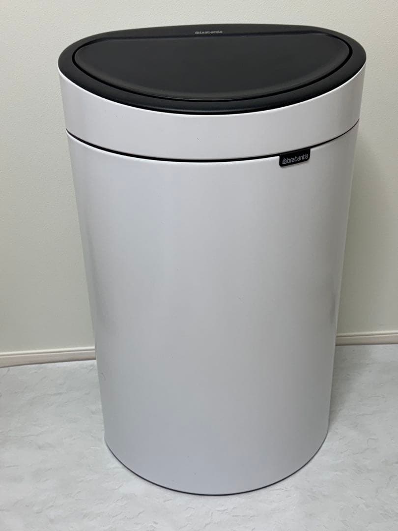 【ブラバンシア】タッチビン ホワイト 40リットル