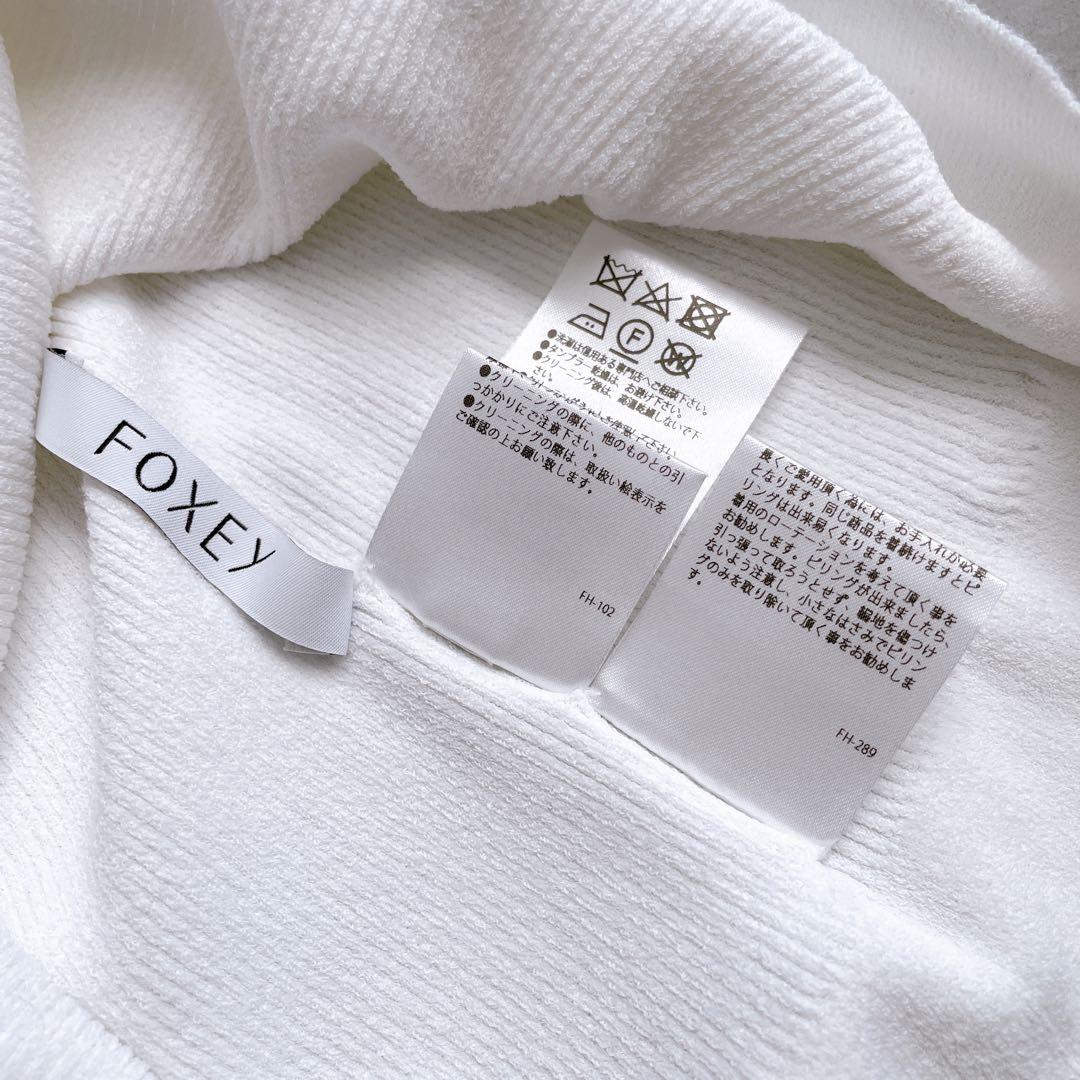 美品✨近年 フォクシー Dolce vita ニットトップ ロゴプレート 38