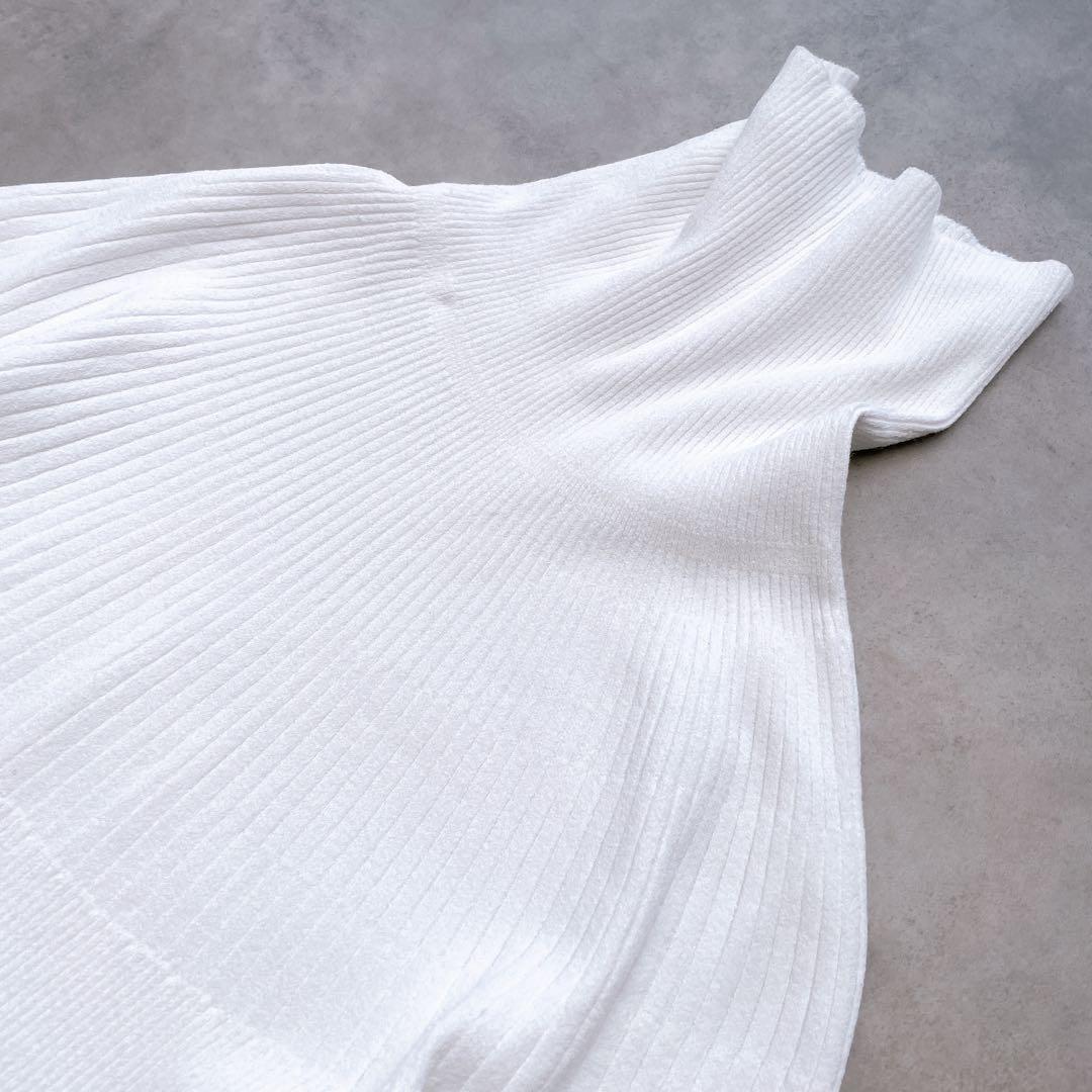 美品✨近年 フォクシー Dolce vita ニットトップ ロゴプレート 38