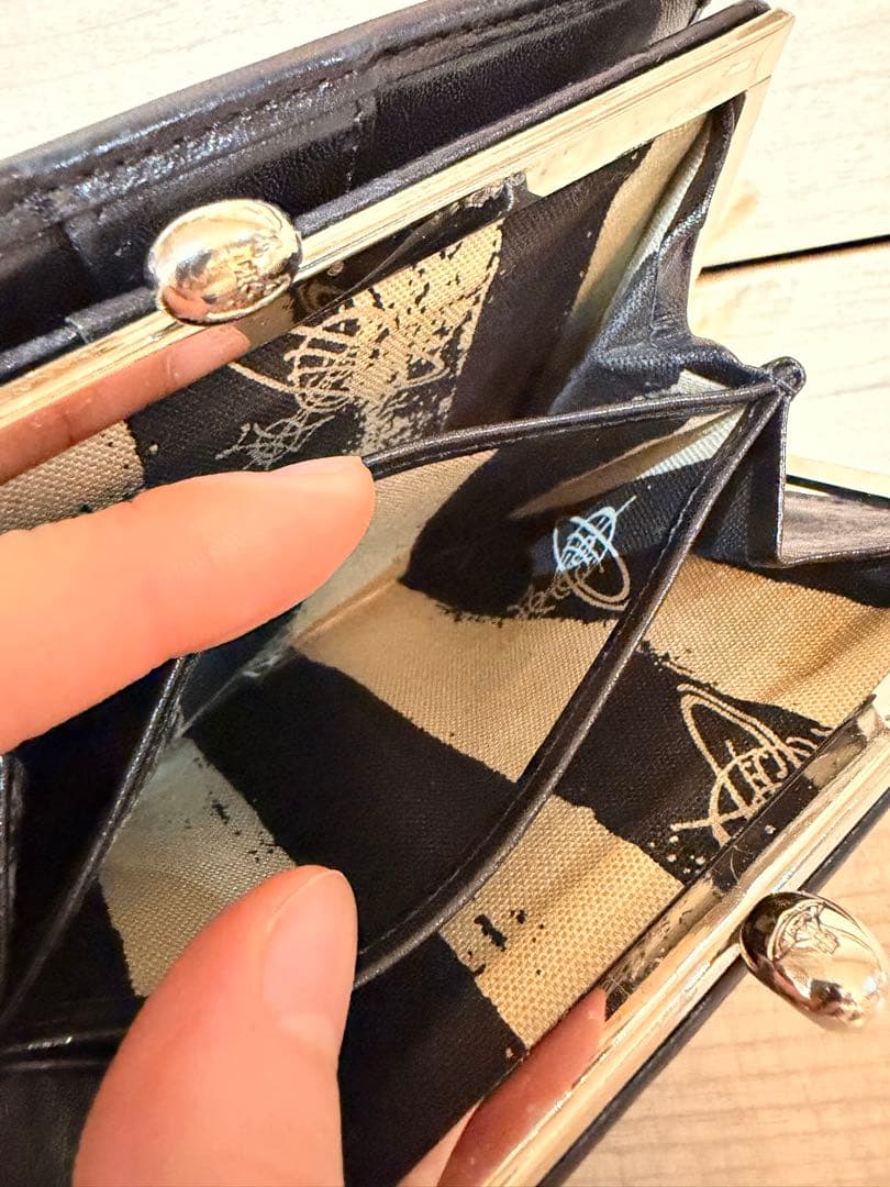 Vivienne Westwood 二つ折り財布　刺繍　廃盤