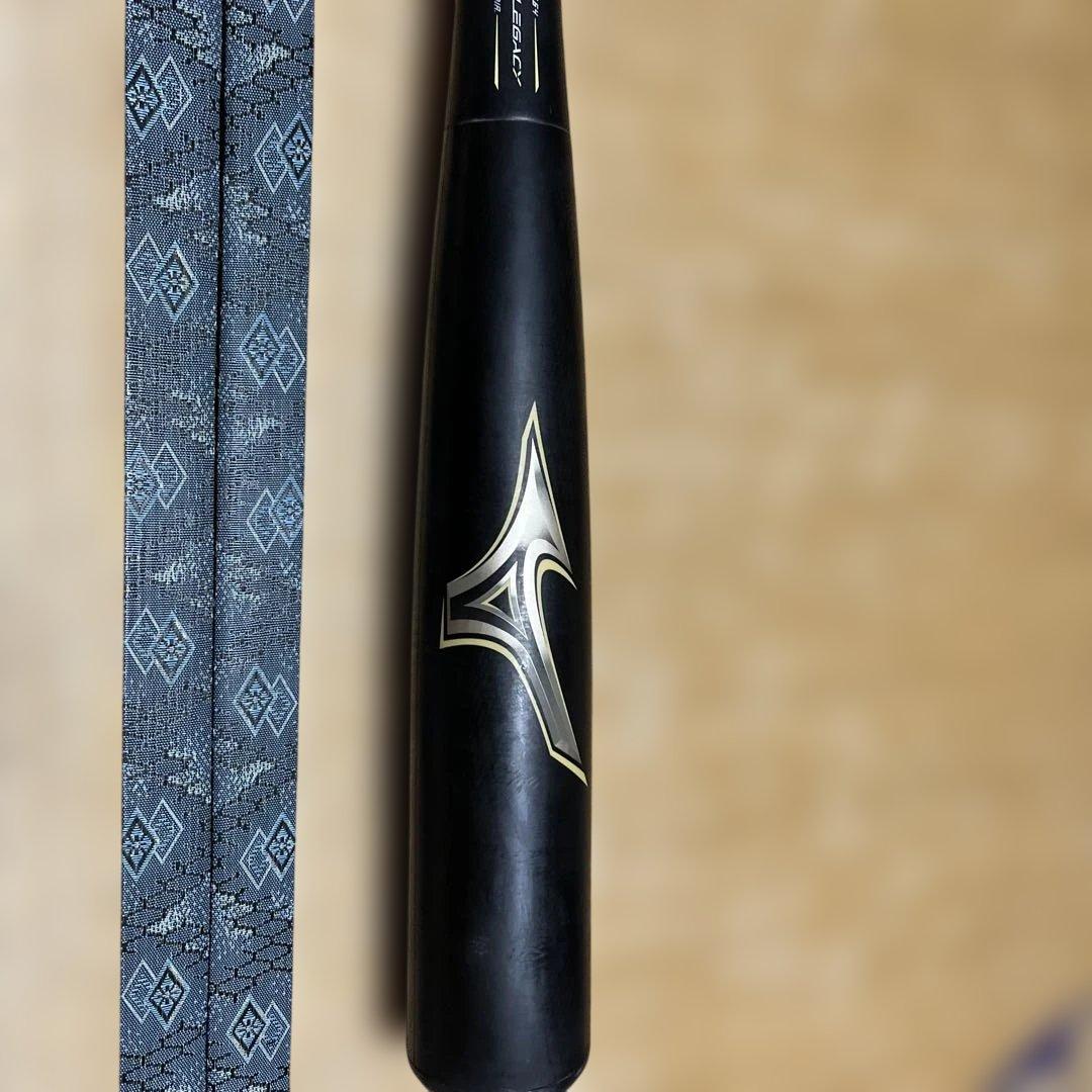 BEYOND MAX LEGACY 軟式バット ブラック一般用84cm 740ｇ