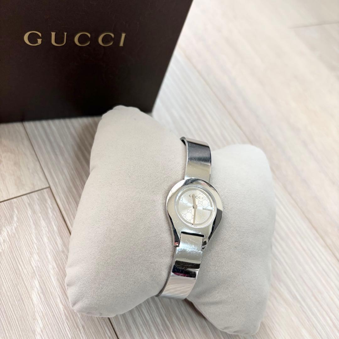 GUCCI シルバー アナログ腕時計 6700L