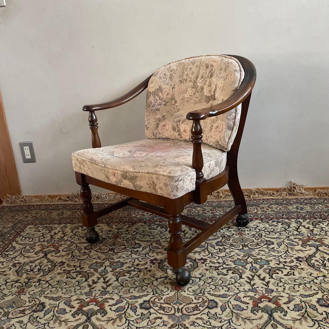 カリモク アームチェア コロニアル キャスター付き ダイニングチェア