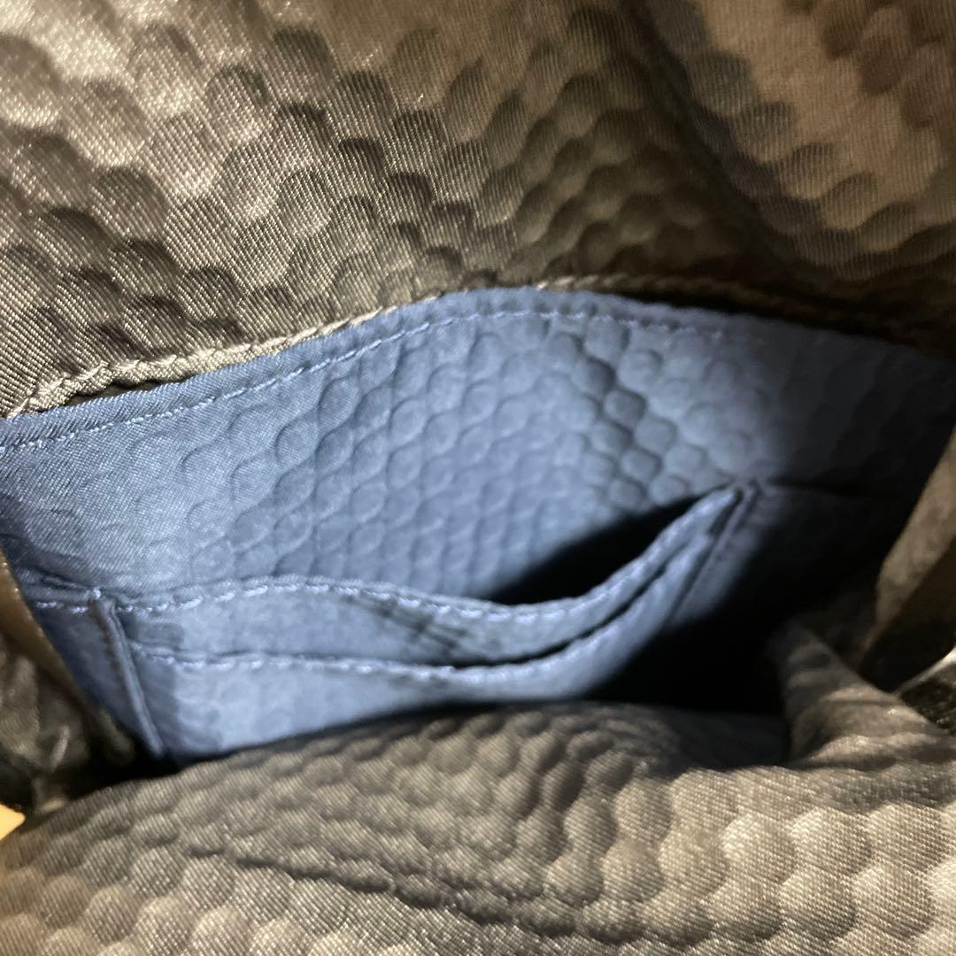 TUMI ☆ボディバッグ　ネイビー