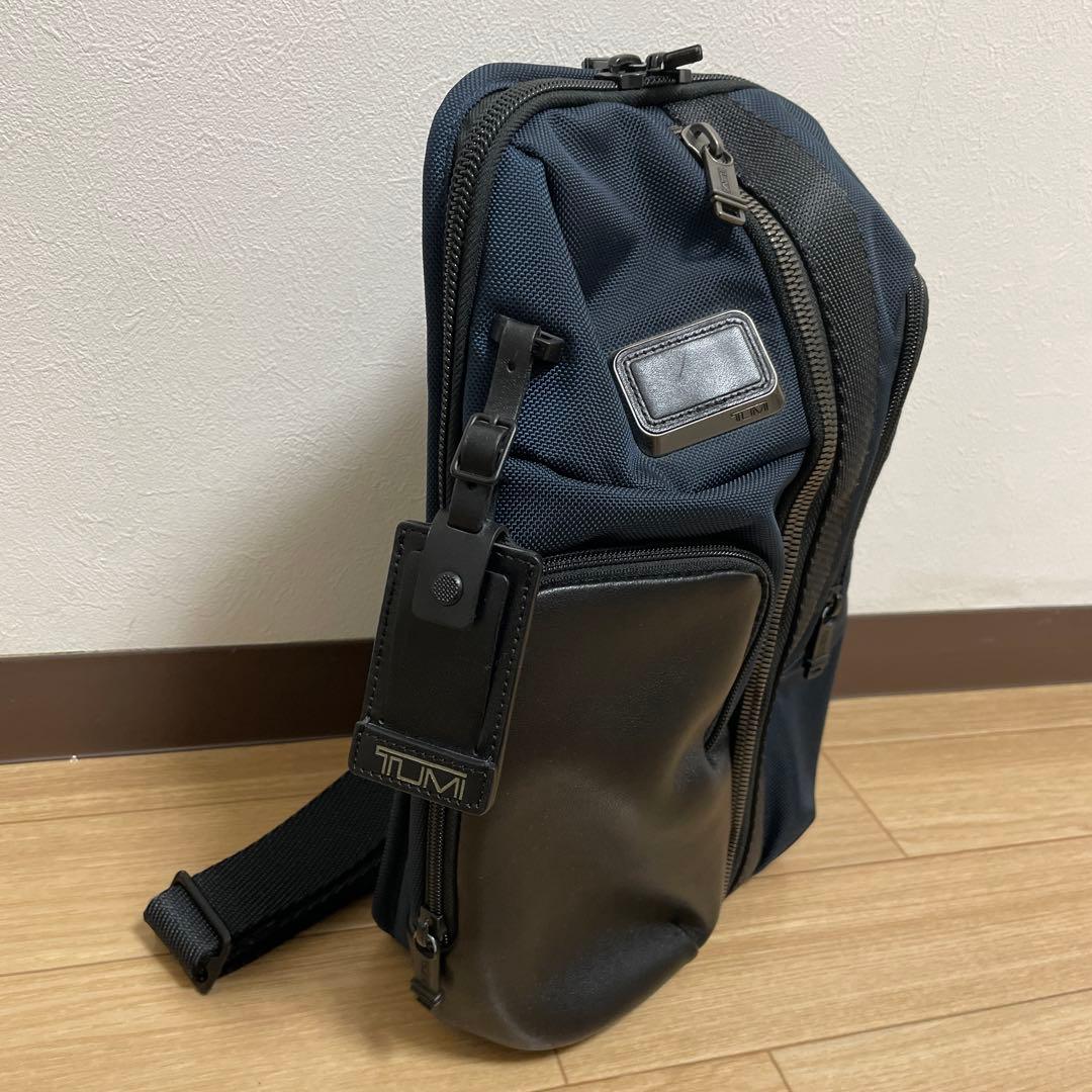 TUMI ☆ボディバッグ　ネイビー