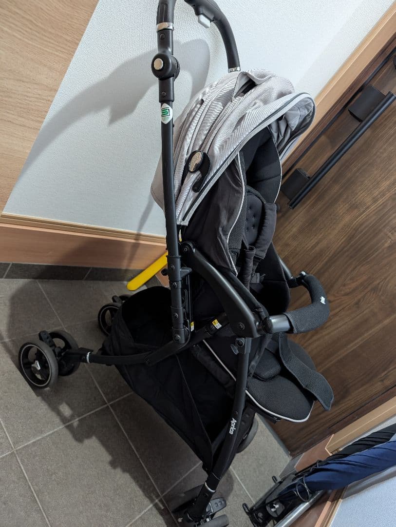 おまけ付き)アップリカ ラクーナクッションフリープラス レザーハンドル 2023