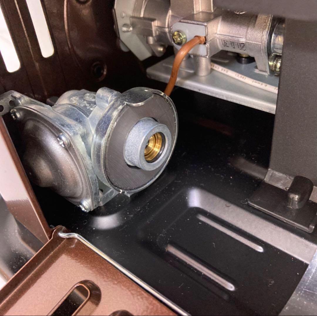 1713-f Iwatani カセットガスストーブ CB-HPR-DBR デカ暖