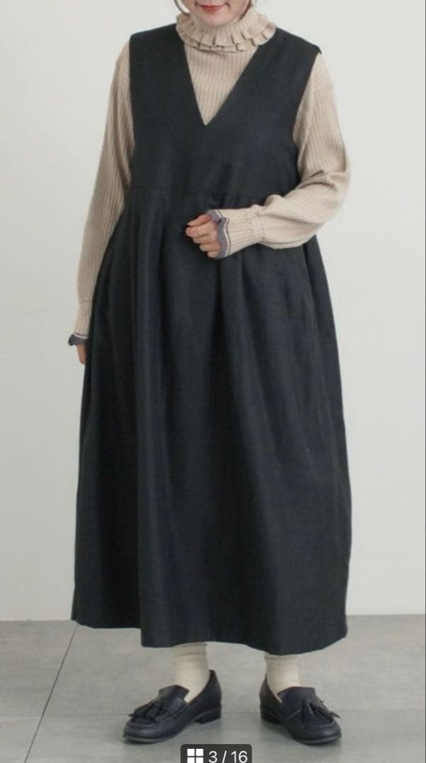 ＊はな＊様　2点おまとめ 袖口配色スカラップタートルニット　ベージュ　チャコール