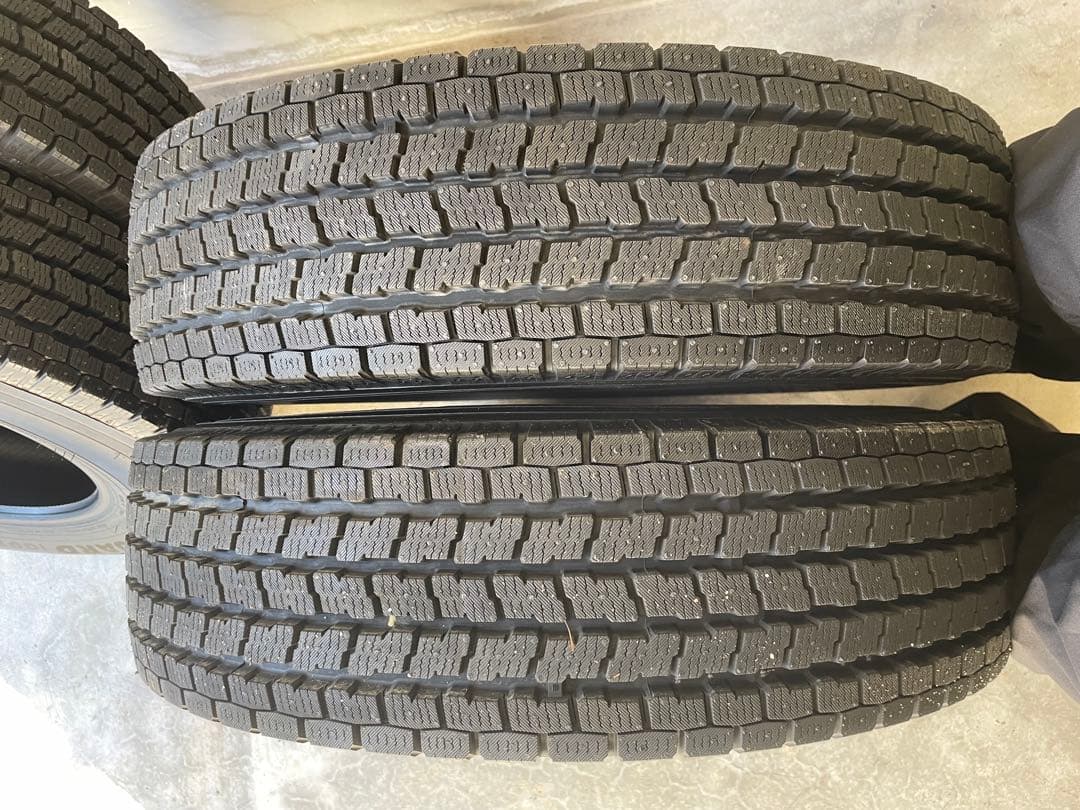 YOKOHAMA ice GUARD 15インチ スタッドレス4本ハイエースなど