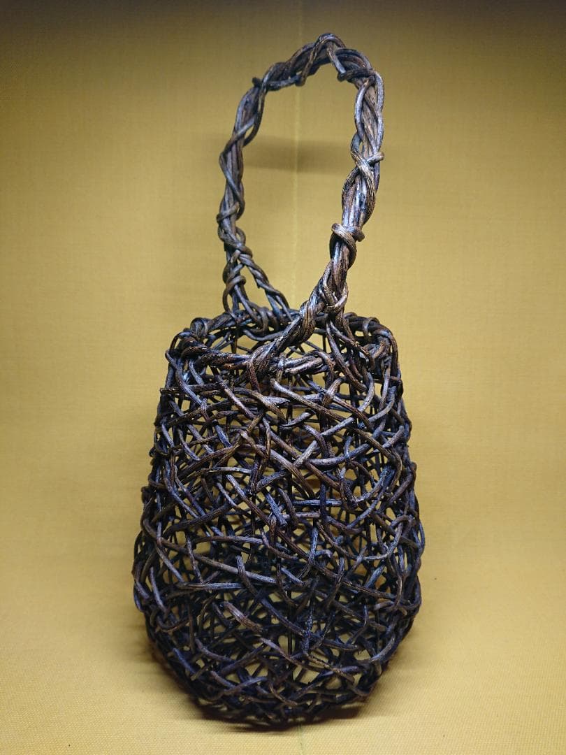 カゴ　花籠　蔓細工　オブジェ　置物　インテリア　工芸品　美術品　A1300