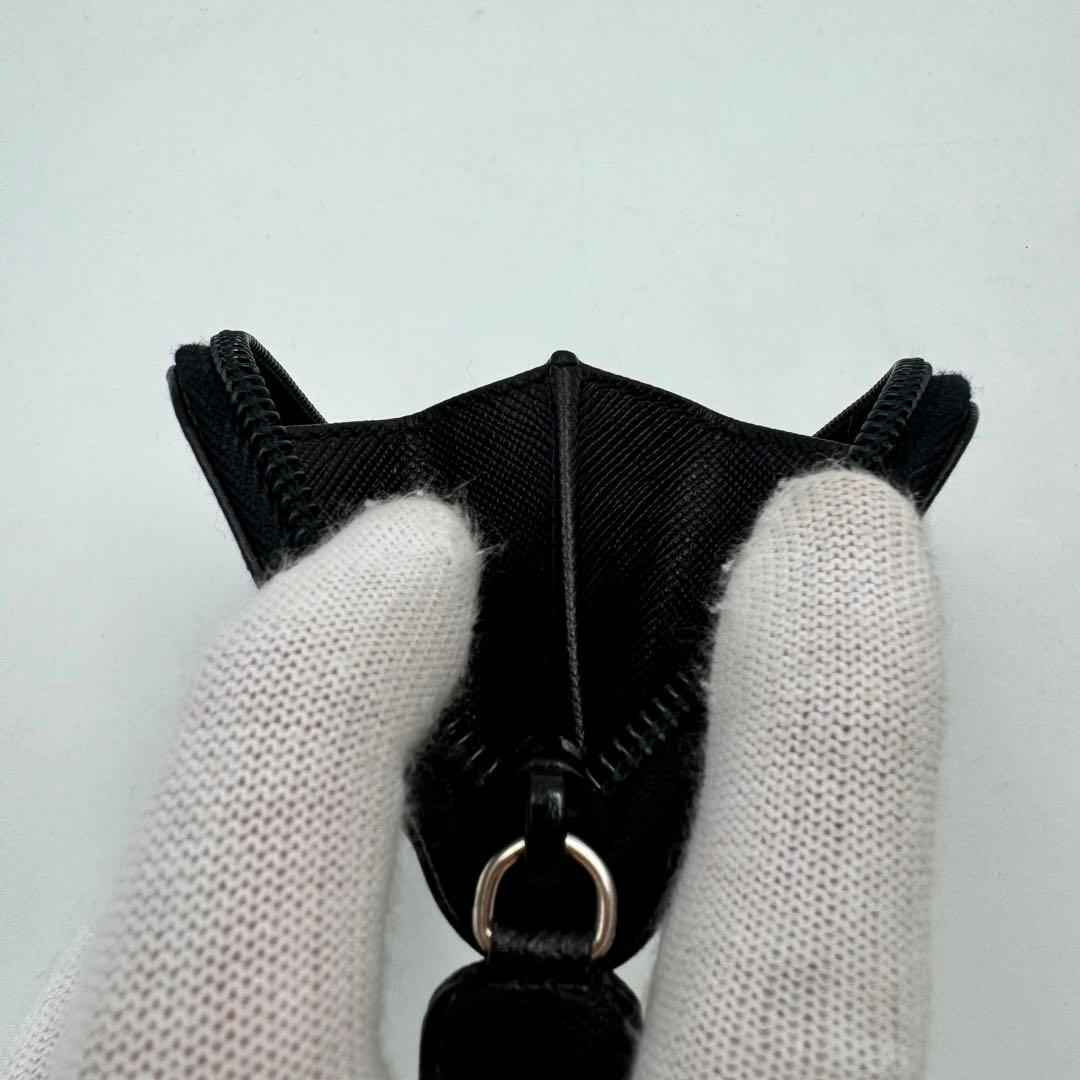 美品✨PRADA プラダ　ケース　ブラック　レザー　三角ロゴ