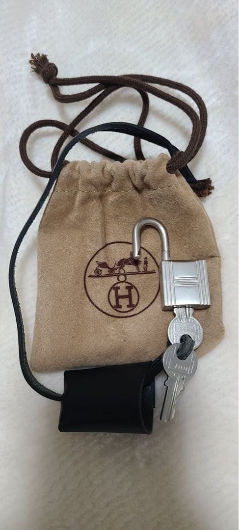 エルメス 南京錠 鍵2本付き シルバー