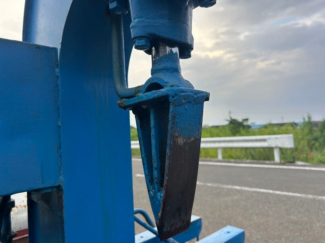 宮崎　自走式　薪割り機　油圧式　クボタエンジン　6.8馬力　クローラー　動画あり