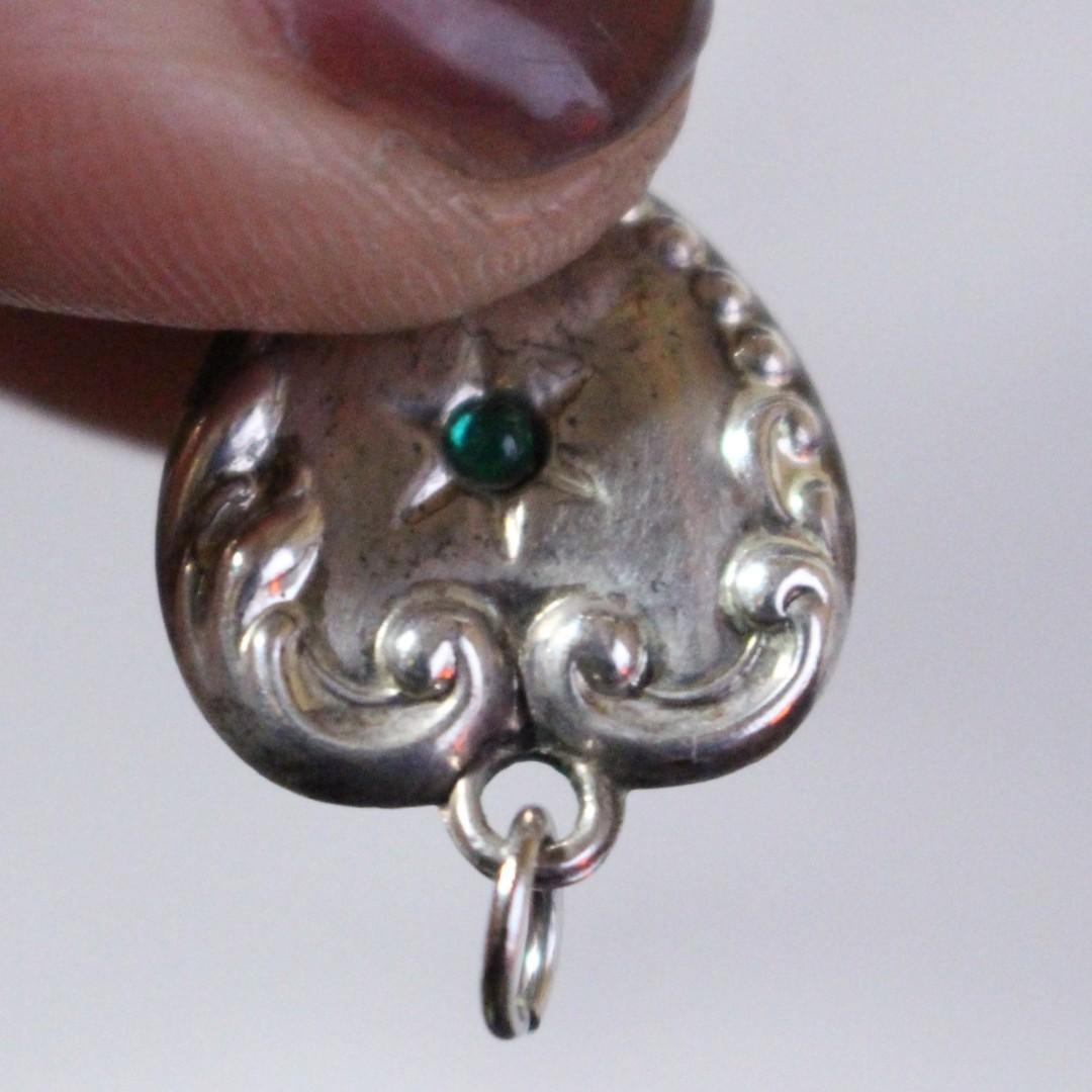 30s　スウィートハートジュエリー　ww2　パフィハート　緑　石　渦巻　波　唐草