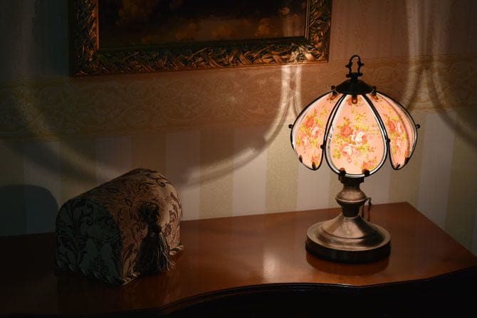 新品　ステンドグラス　ランプ　お姫様　エレガント　お洒落　おしゃれ