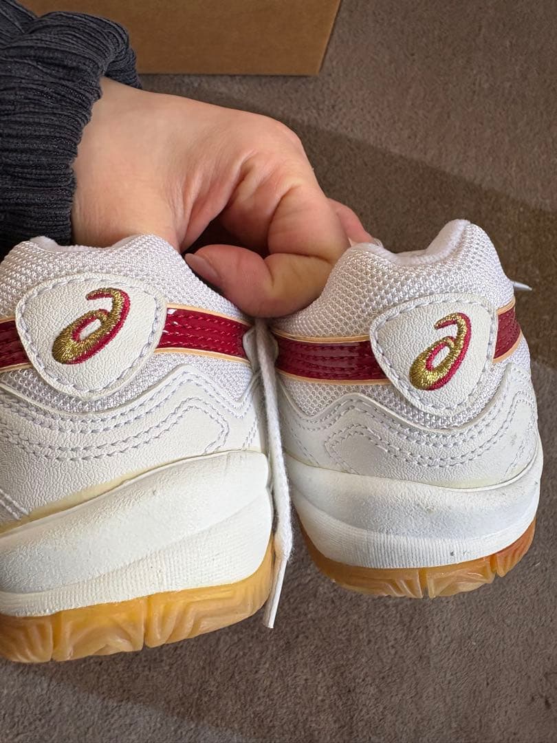 asics バレーボールシューズ TVR143 ホワイト/レッド24cm