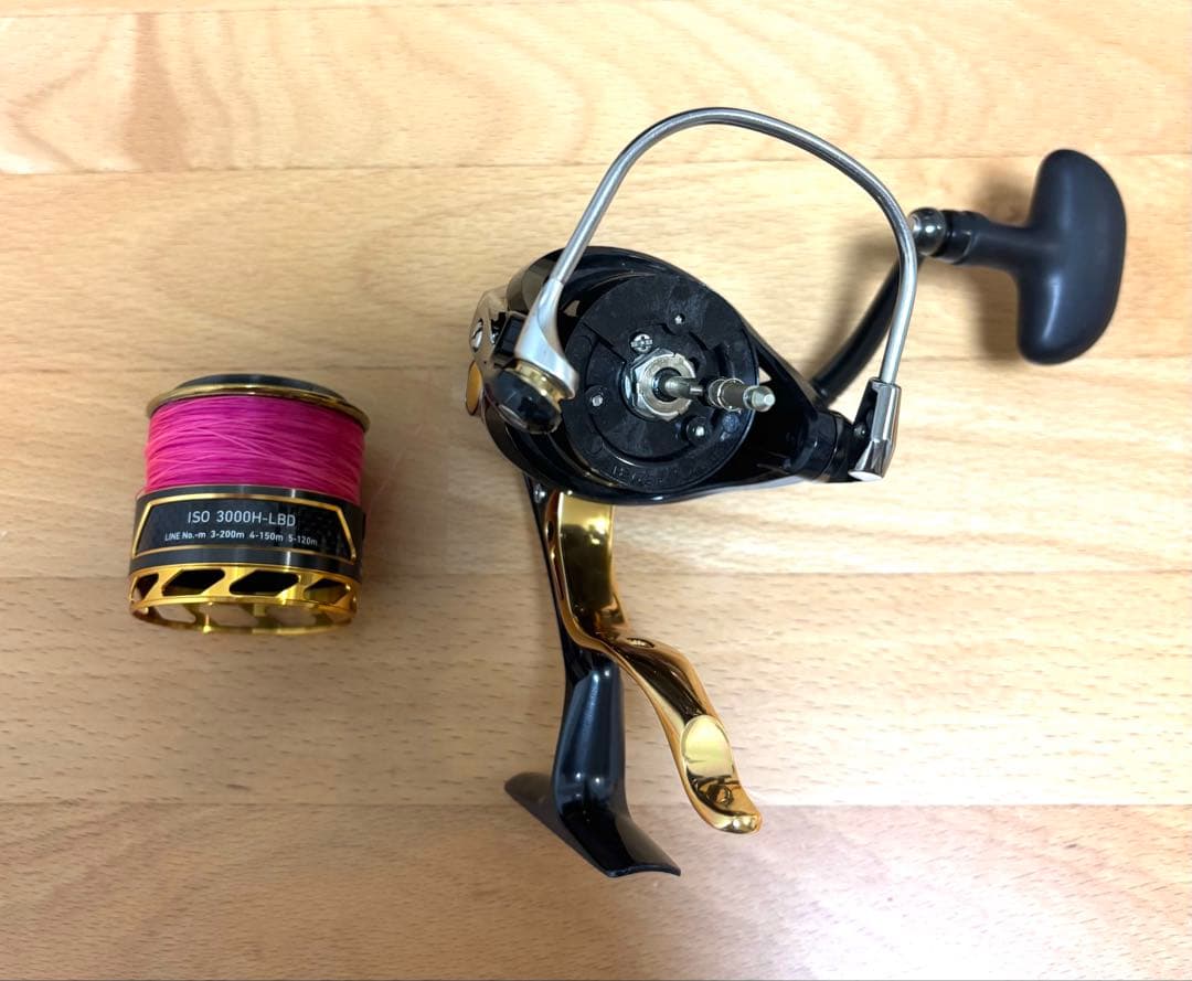 ダイワ　15TOURNAMENT iso 3000H-LBD右巻き