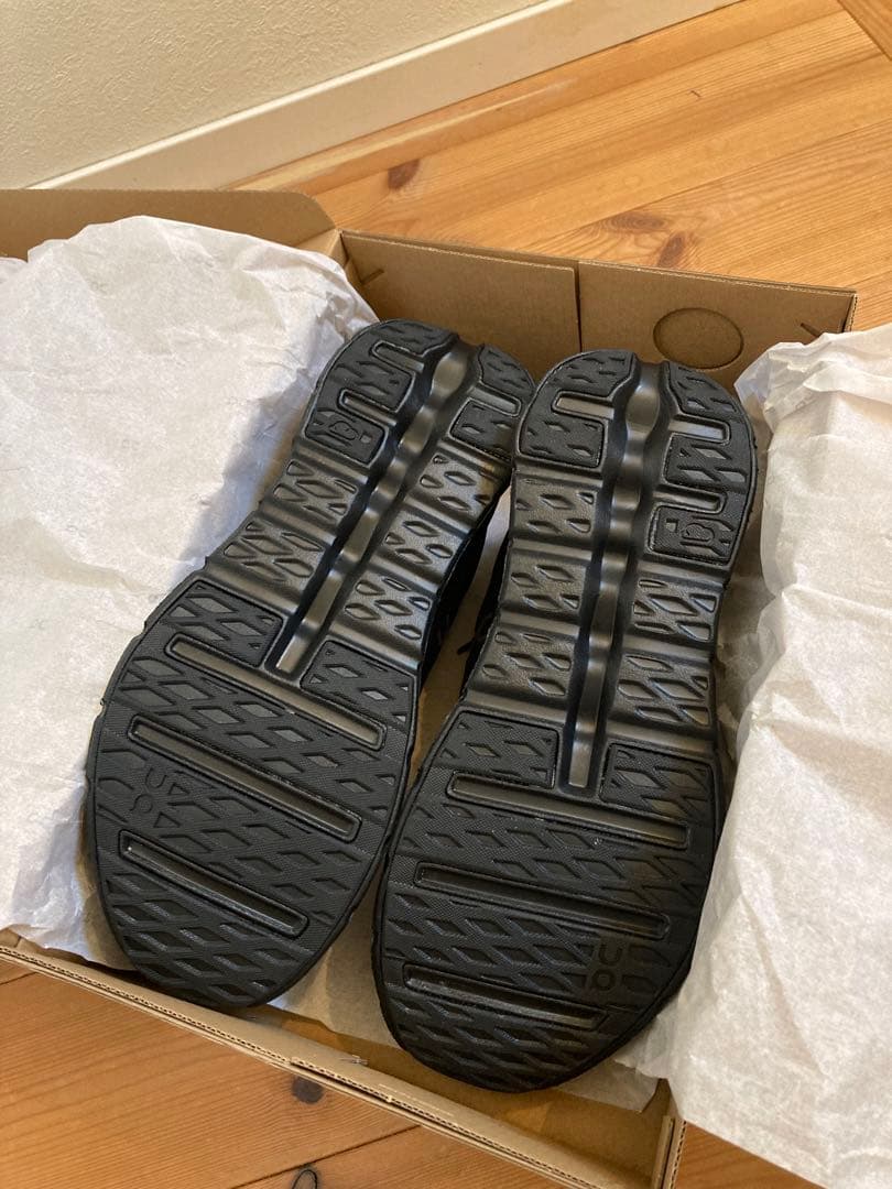 On クラウドティルト Cloudtilt 28cm