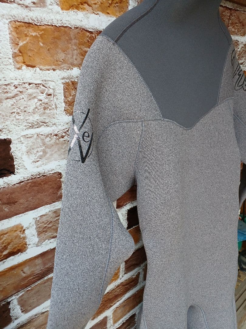 極美品『view』セミドライスーツグレー ネックエントリー 首バンド付