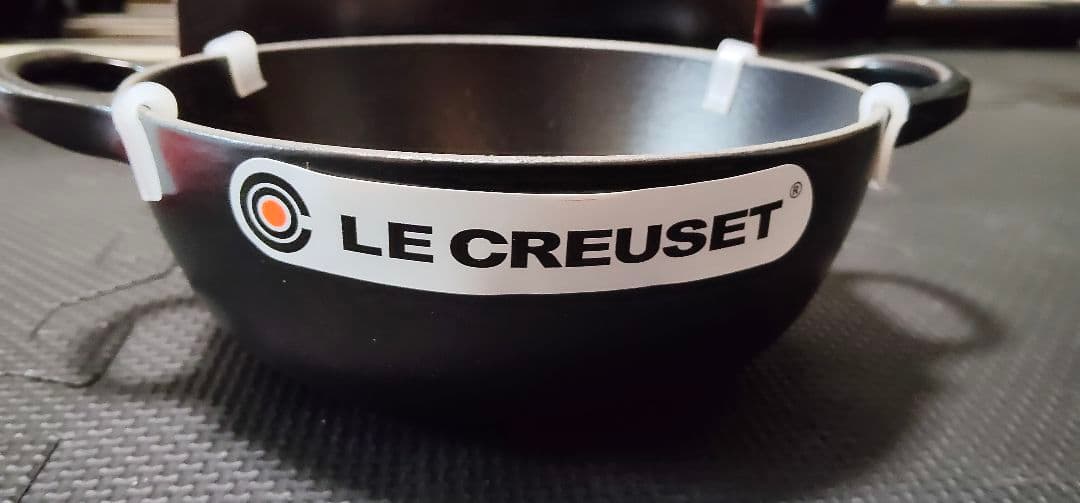 新品・未使用　ル・クルーゼ ミッキーマウス/マルミット 18cm チェリーレッド