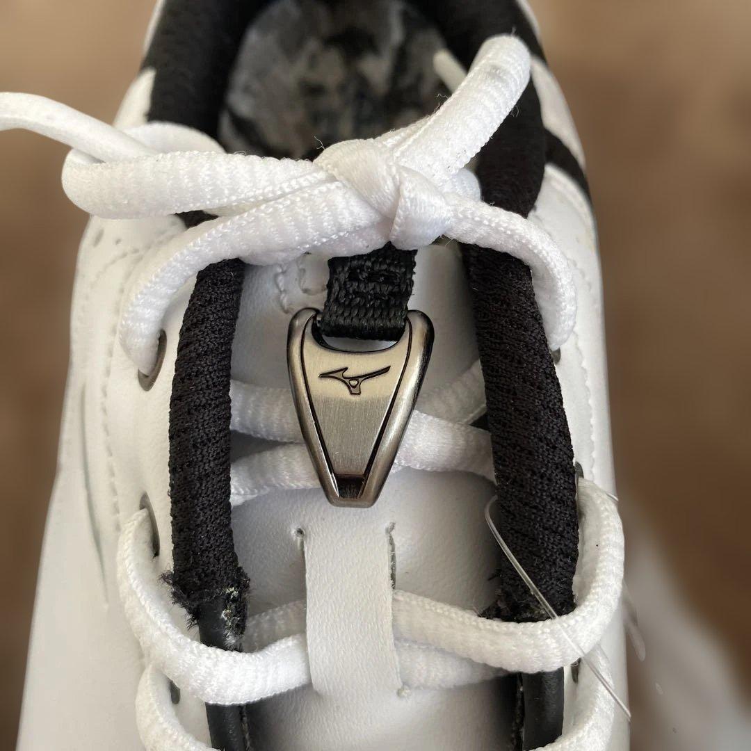 ミズノ ゴルフシューズ✴︎白と黒✴︎未使用✴︎タグ付✴︎ドライスタイル039 生産終了品