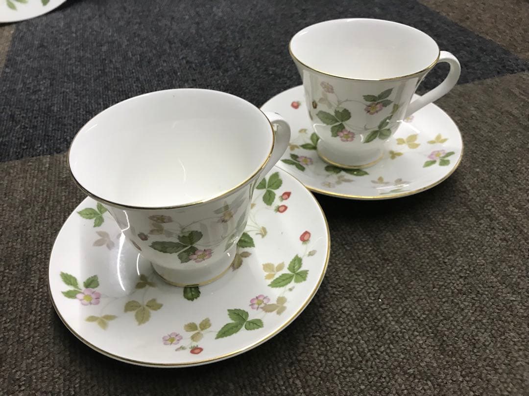 陶器 食器セット 23点 葉と花のデザイン